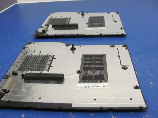 №30-18 сервісна кришка AP0HB000100 для LENOVO Y570 оригінал Продаж