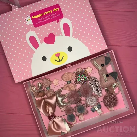 Набір дитячих аксесуарів для волосся з 17 предметів в подарунковій коробці Ціна