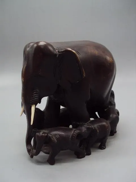 Фигура пластик слон слоны слониха и слонята высота 15,2 см тяжелые 1,7 кг №10544 Продаж