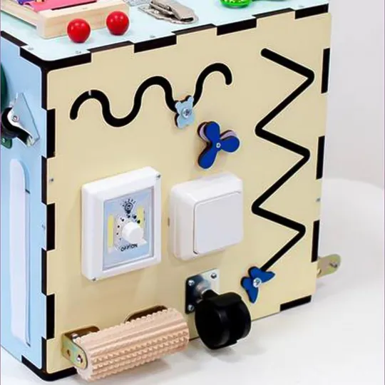 Бизикуб 30x30x30см, 33 элемента, Разноцветный (Развивающий бизиборд для детей) Характеристики