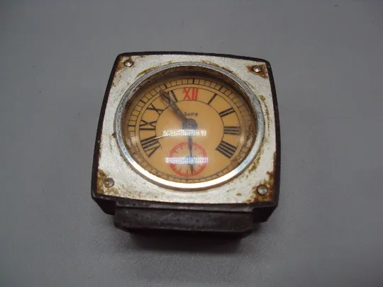 Настольные часы будильник Заря ссср на ходу размер 5,7х5,3 см №15868 Де купити