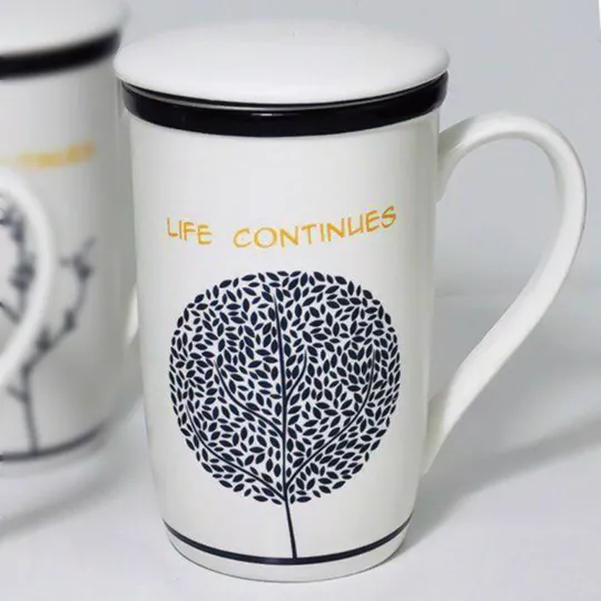 Кружка с крышкой и ситом "Жизнь продолжается", 350мл (Чашка заварник для чая с металлическим ситом) Ціна