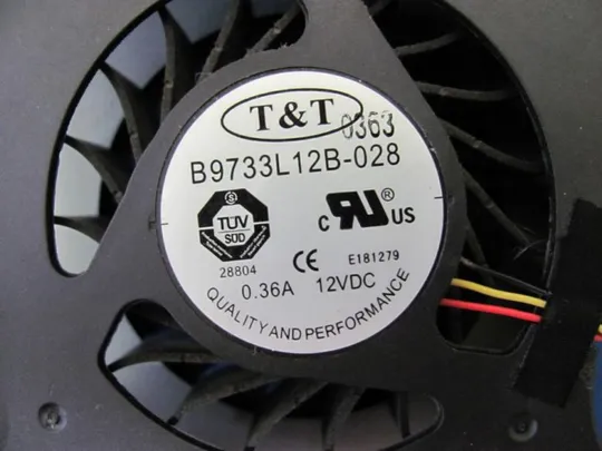 №50-15 Вентилятор (кулер, FAN) T&amp;T B9733L12B-028 для MEDION ERAZER X6811 X6812 GX660 MS-16F2 MS-16F1 оригінал З аукціону