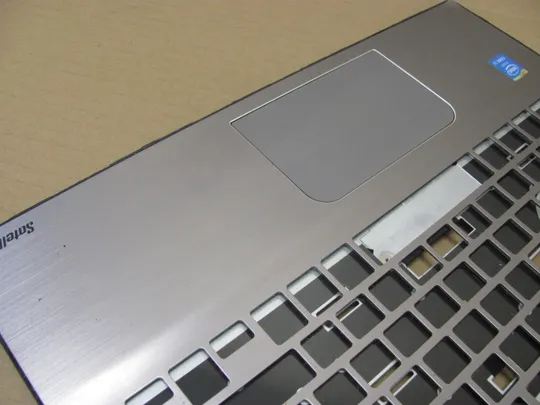 номер0939-3 корпус кришка палмрест тачпад Палмрест корпус топкейс палмрест для ноутбука Верхняя панель палмрест cover-C H000089530 13N0-DRA0601 для Toshiba Satellite e40w, e45w оригінал Продаж