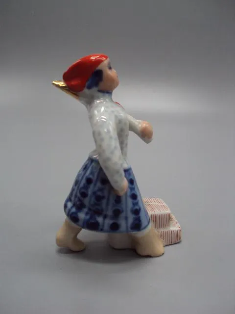 Фигура фарфор статуэтка Коростень субботник женщина с лопатой высота 10,5 см под реставрацию №2968 Характеристики