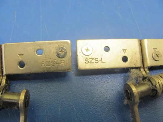 №100-3 петлі кріплення матриці для SAMSUNG NP700G7C NP700G7A 700G оригінал З аукціону