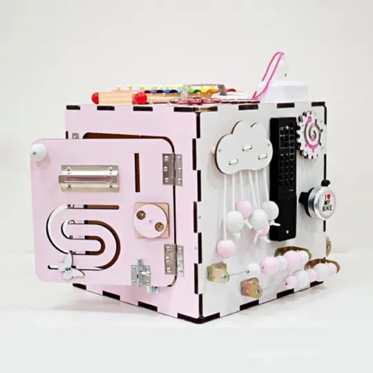 Бизикуб 30x30x30см, 33 элемента, Розовый (Развивающий бизиборд для детей) З аукціону