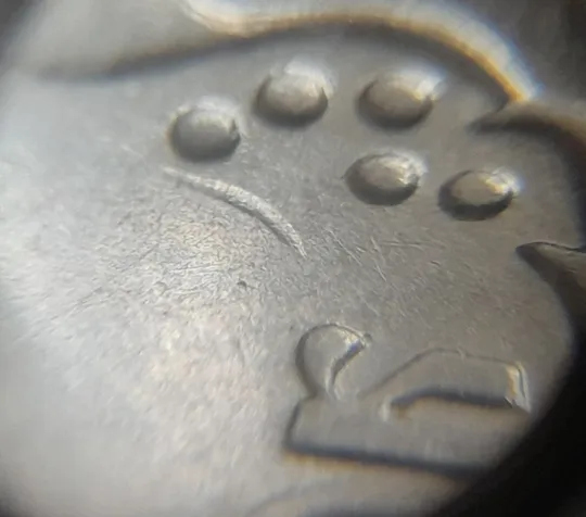 Купити (7122) 5 копійок 1992 царапина штемпеля біля 3 грона на реверсі (5 копеек 1992 брак)