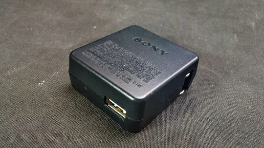 USB блок питания адаптер Sony AC-UB10B -5.0V -0.50A зарядное устройство для смартфонов и фототехники Вживане Ціна