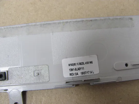 642-5 рамка матриці 13N1-5LA0Y11 для MEDION AKOYA  S6445 оригінал Де купити