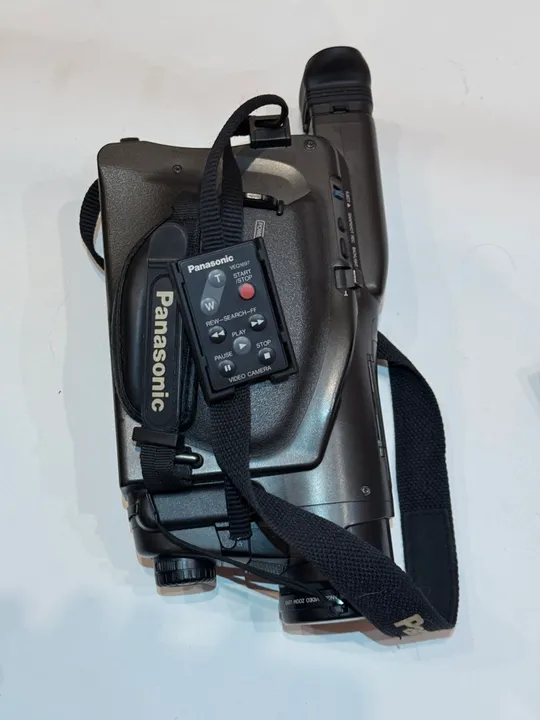 Вінтажна Відеокамера Panasonic NV-RX7EE RX7 VHS-C Palmcorder Slim (1992 р.) Де купити