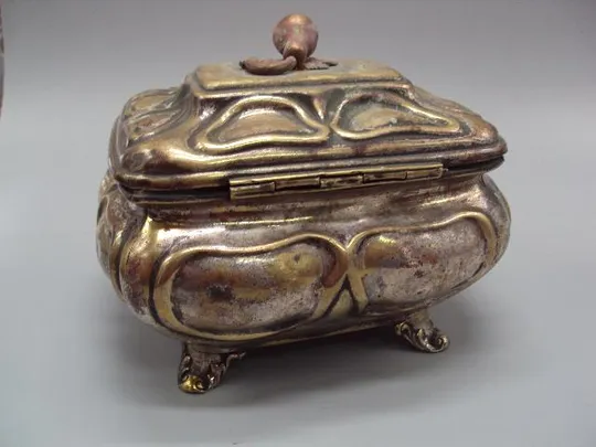 Шкатулка латунь посеребрение Варшава B.Henneberg warszawa братья Хеннеберг высота 13 см (№969) Недорого