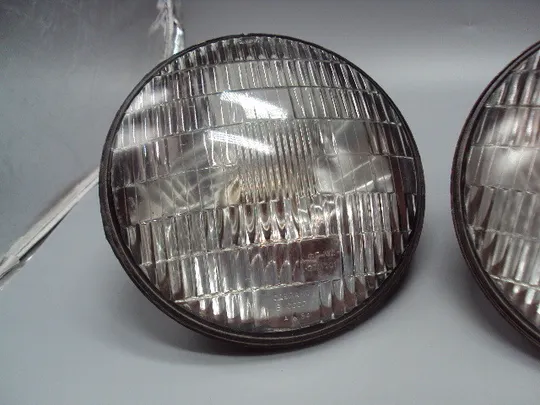 Круглые автомобильные фары ФГ 105 - 3711201 для автомобиля ссср диаметр 17 см №16054 З аукціону