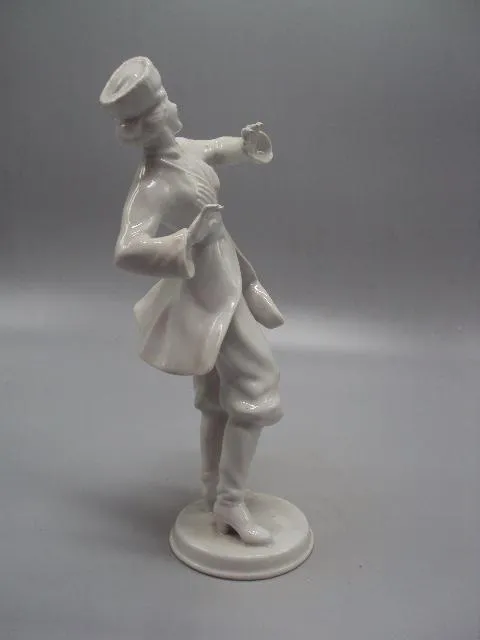 Фигура фарфор статуэтка Wallendorf Германия Валлендорф девушка казачка танцует казашка 21,5 см №72 Інтернет-аукціон