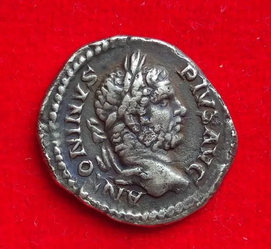 210 год н.э. монета денарий Воин с копьём и кинжалом, имп Каракалла ft274 Ціна