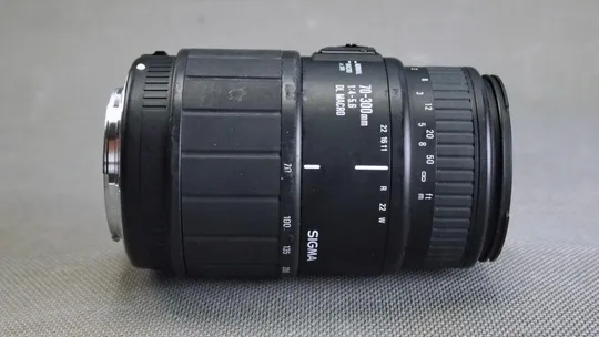 Купити Об'єктив Canon EF телеобъектив Sigma 70-300mm 1:4-5.6 DL Macro MC Ф58mm Japan Вживане